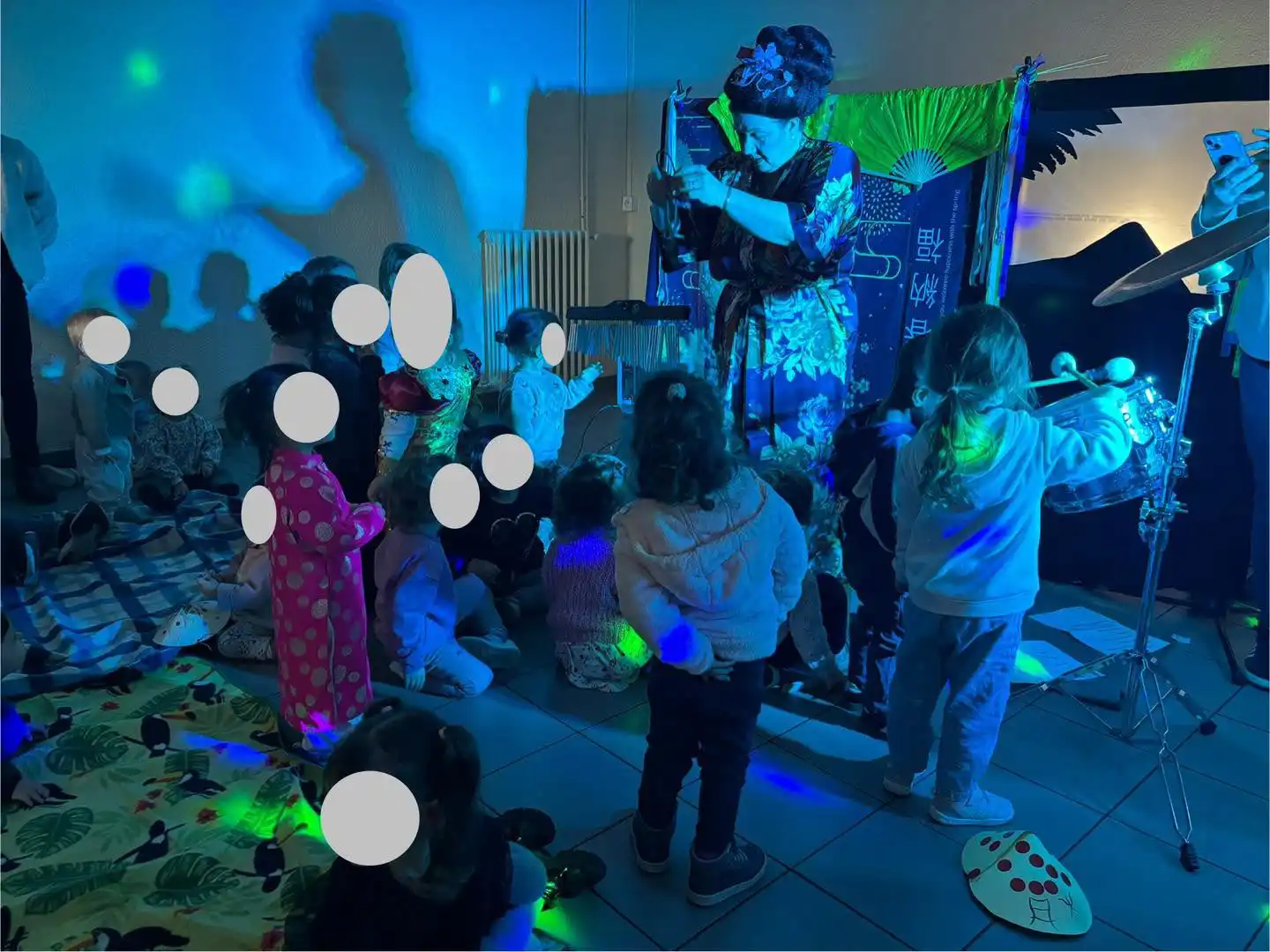 les enfants decouvrent les instruments