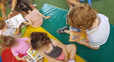La-drums-compagnie-fete-de-la-musique-ateliers-lecture-creche-salernes-480x264