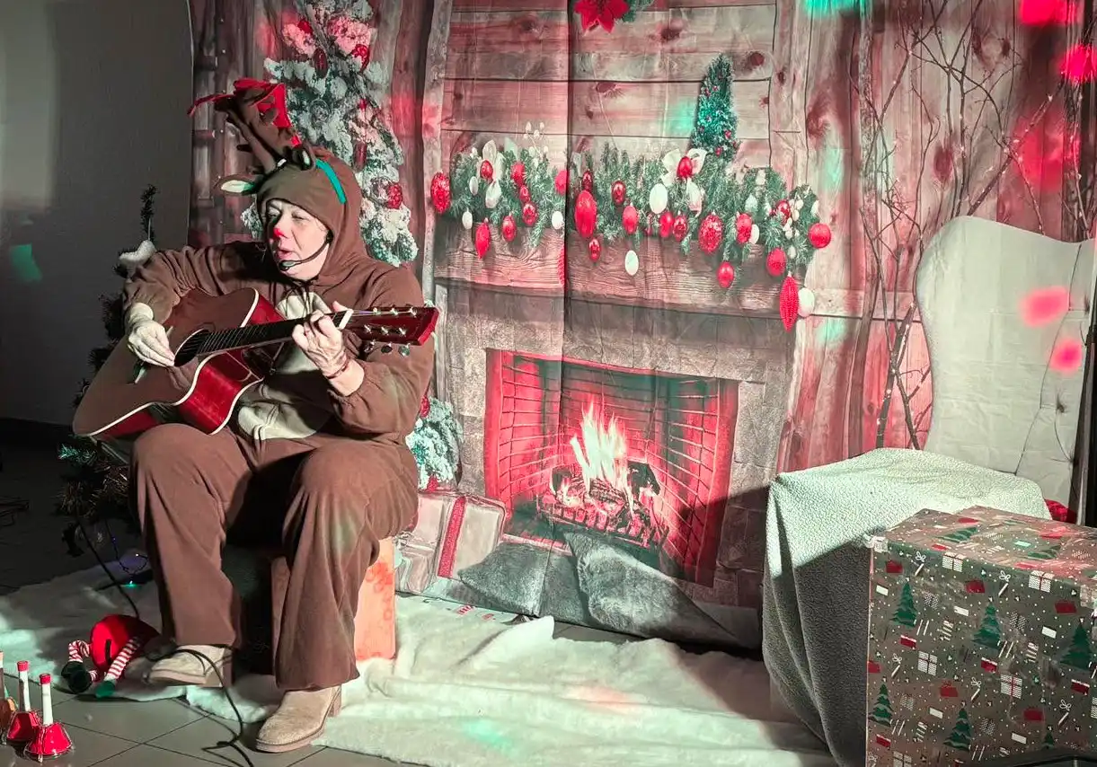 renne guitare chez le pere noel